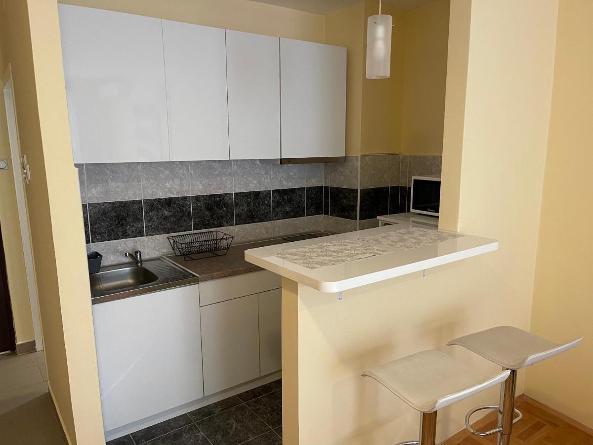 Trident Apartments 2 Ni Eksteriør bilde