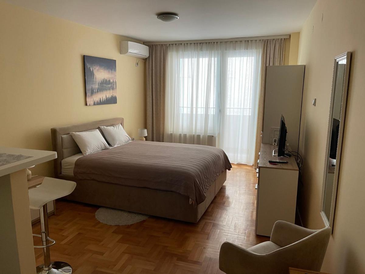 Trident Apartments 2 Ni Eksteriør bilde