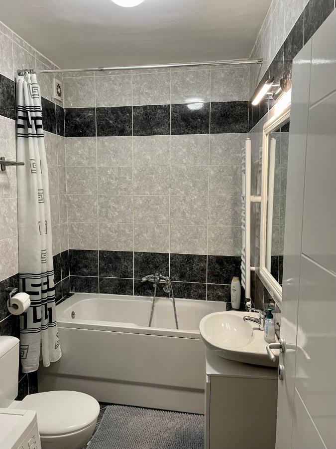 Trident Apartments 2 Ni Eksteriør bilde