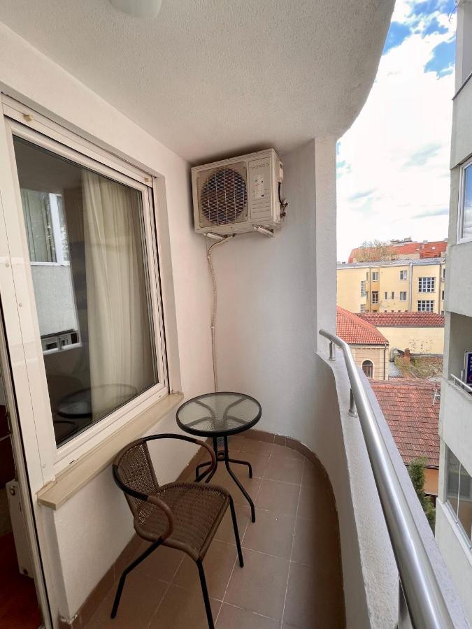 Trident Apartments 2 Ni Eksteriør bilde