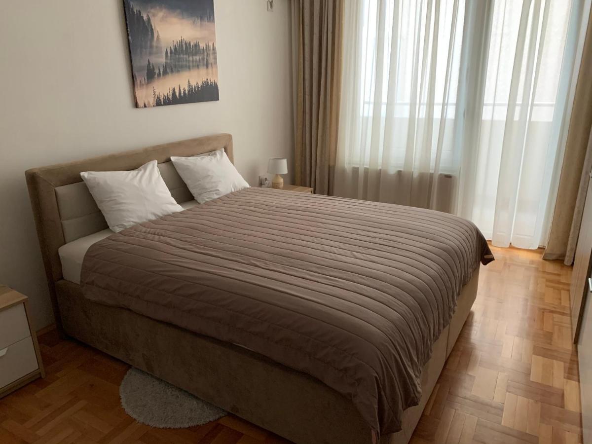 Trident Apartments 2 Ni Eksteriør bilde